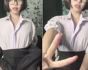 Clip sex của em học sinh vú nhỏ lồn không lông